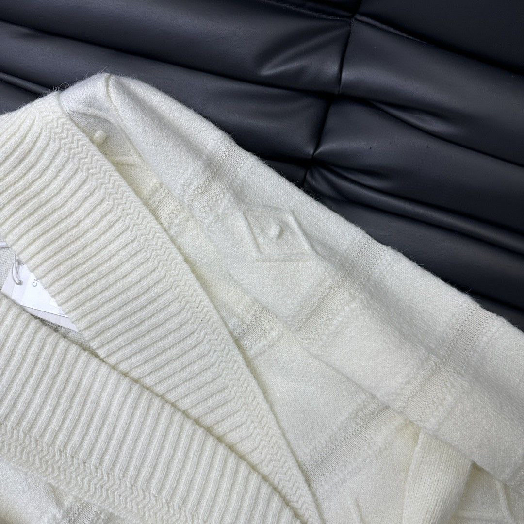 КАРДИГАН CHANEL детальное фото