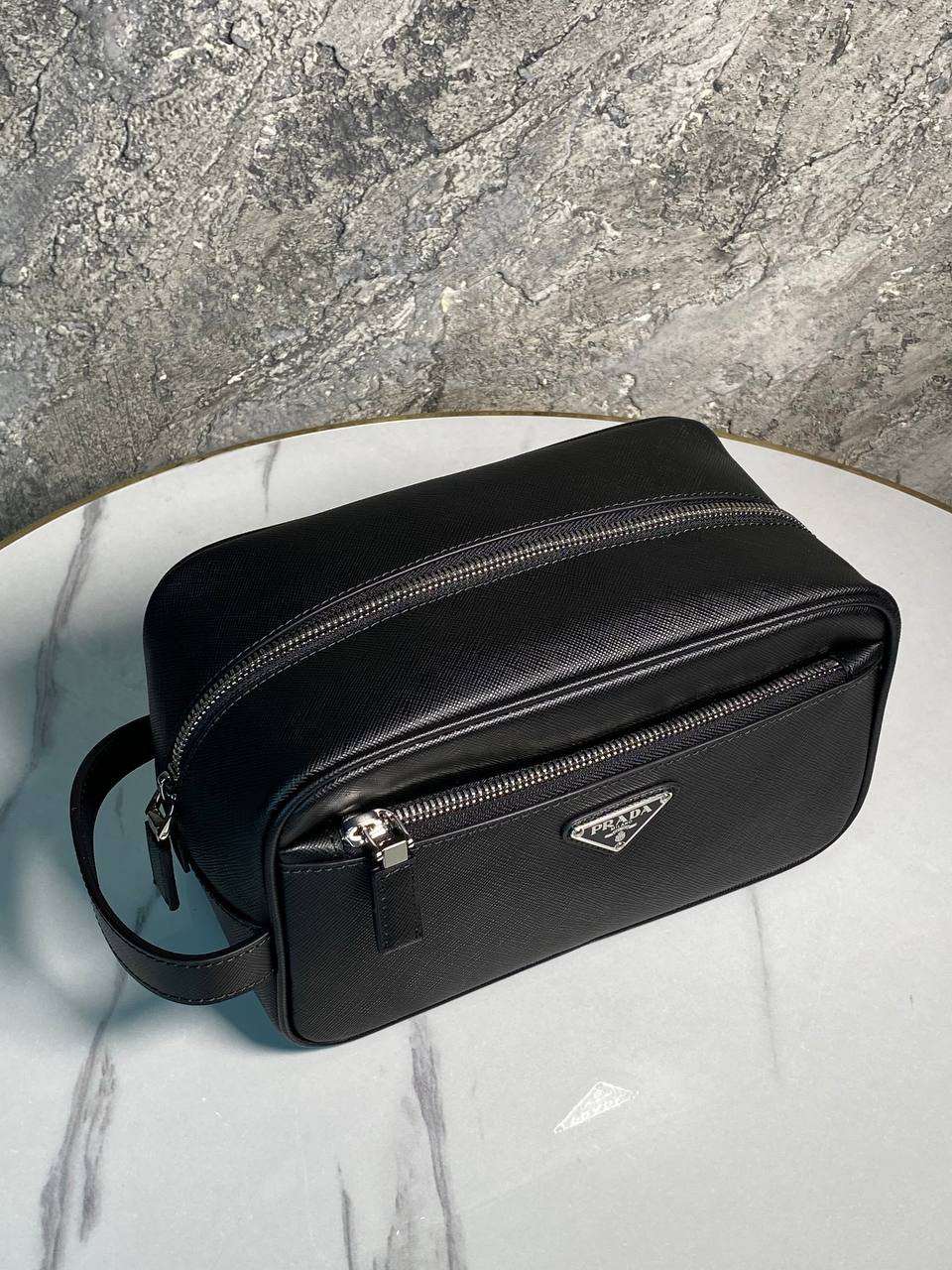 МУЖСКОЙ НЕСЕССЕР КОСМКТИЧКА PRADA детальное фото