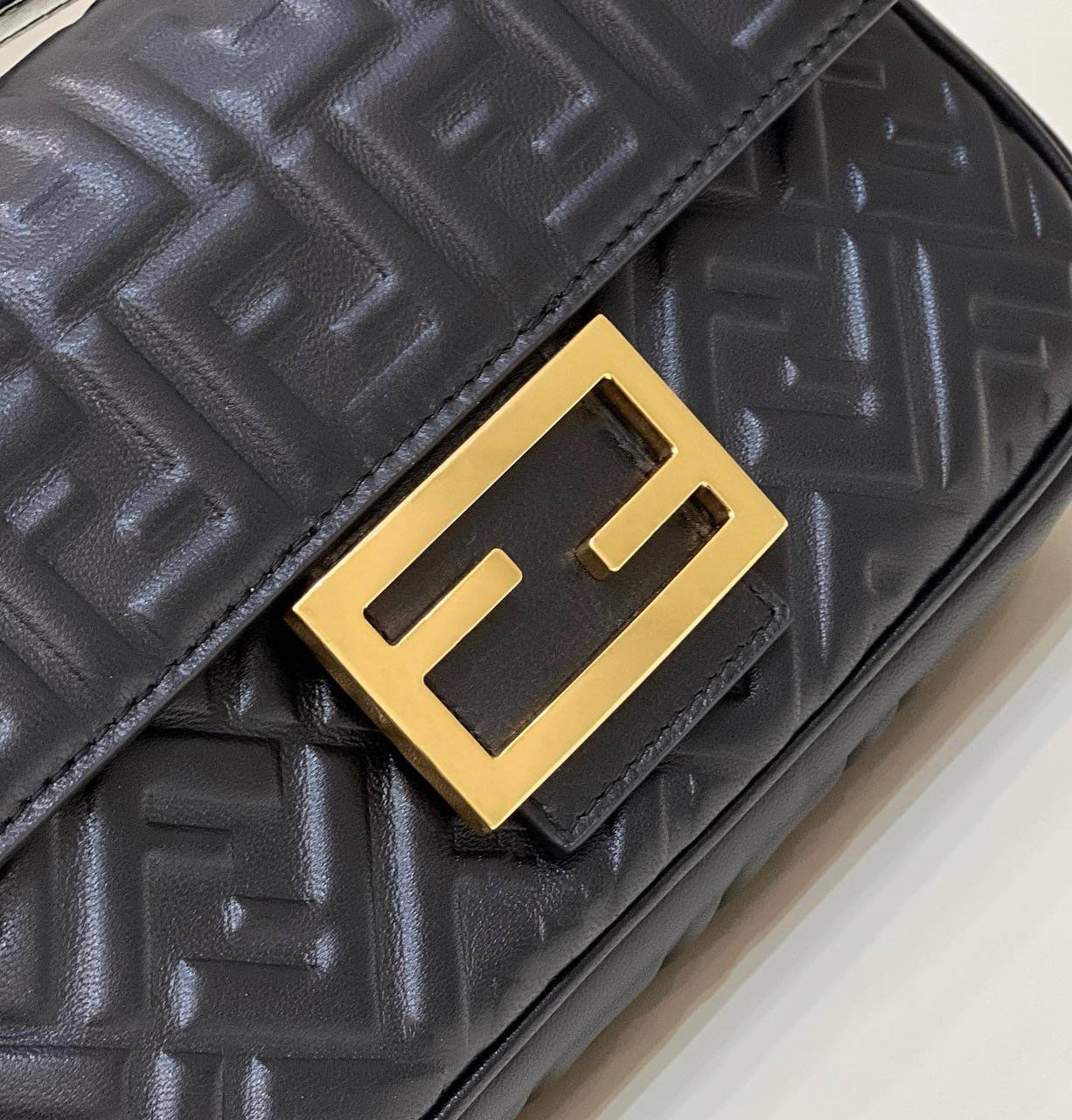 СУМКА FENDI детальное фото