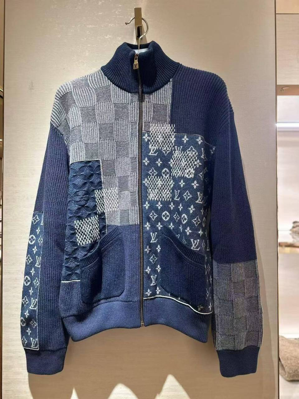 МУЖСКОЙ КАРДИГАН LOUIS VUITTON детальное фото