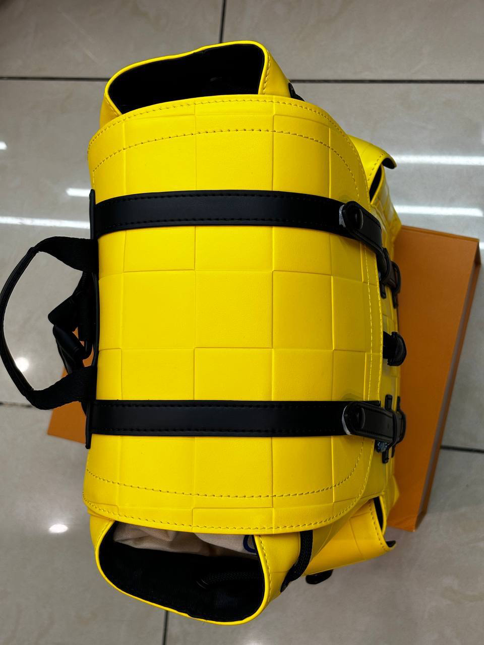 МУЖСКОЙ РЮКЗАК LOUIS VUITTON детальное фото