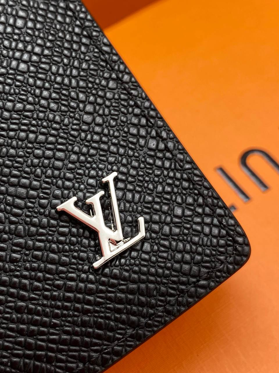 МУЖСКОЙ ПОРТМОНЕ LOUIS VUITTON детальное фото