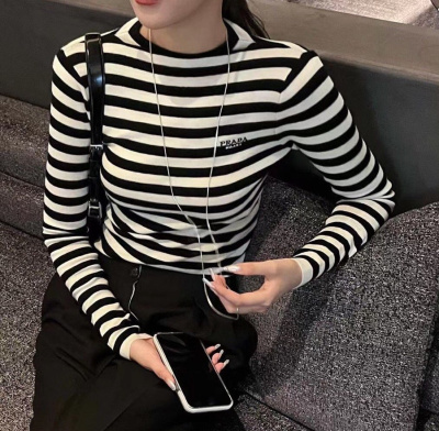 ЛОНГСЛИВ PRADA фото