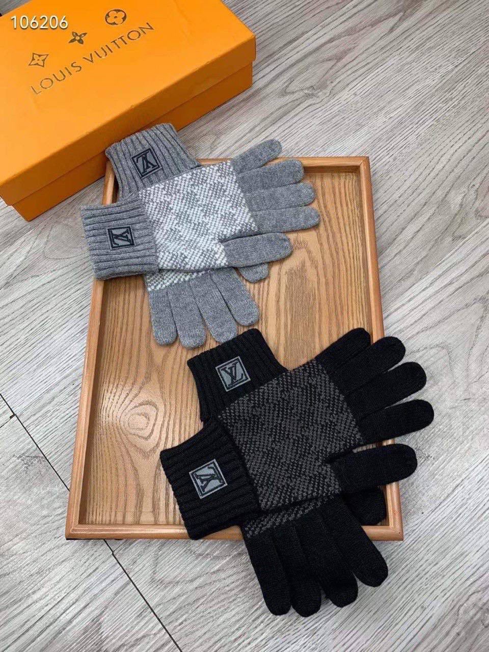 ПЕРЧАТКИ LOUIS VUITTON детальное фото