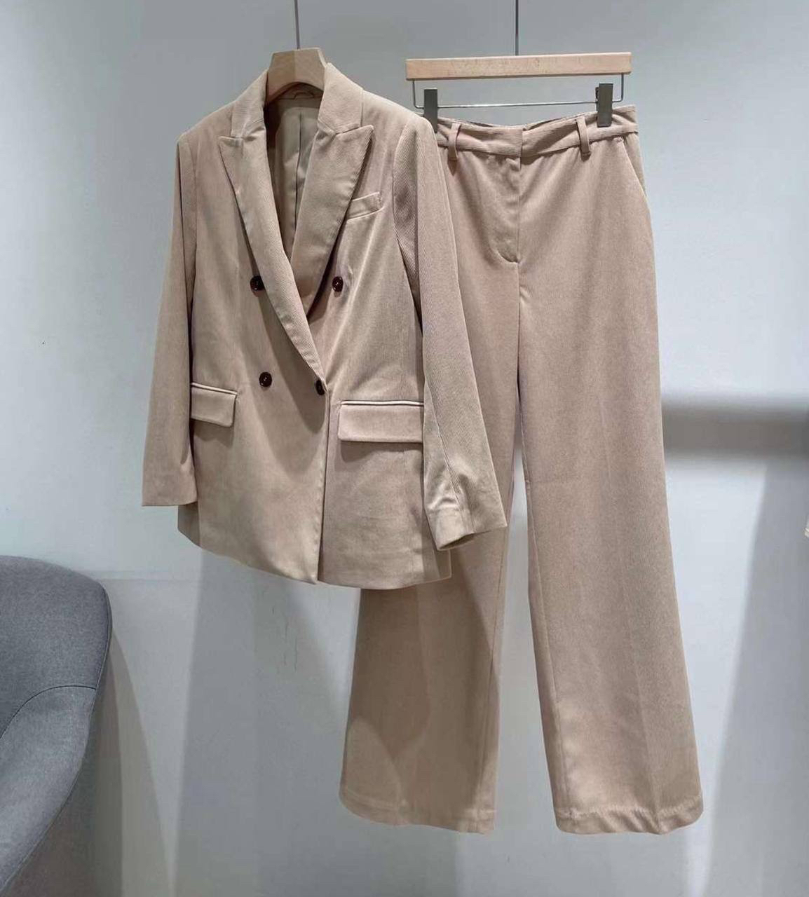 КОСТЮМ BRUNELLO CUCINELLI детальное фото