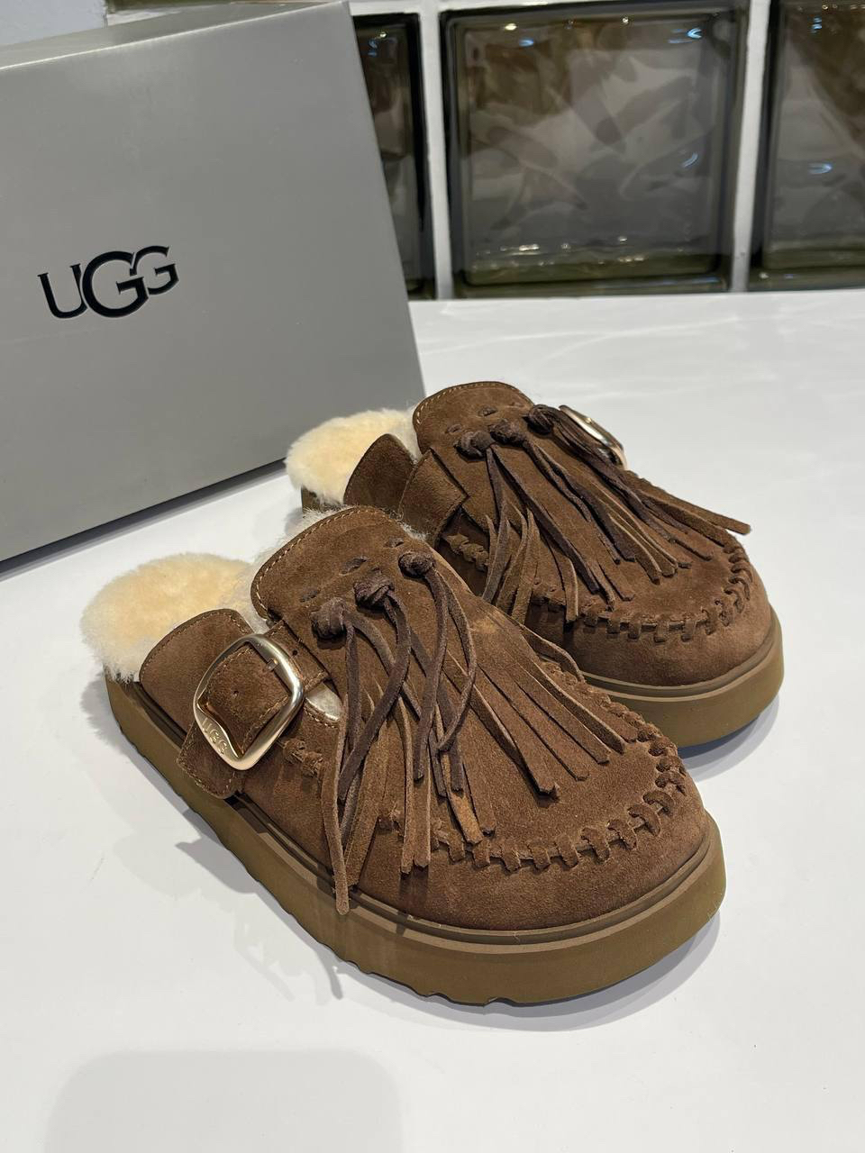 САБО UGG детальное фото