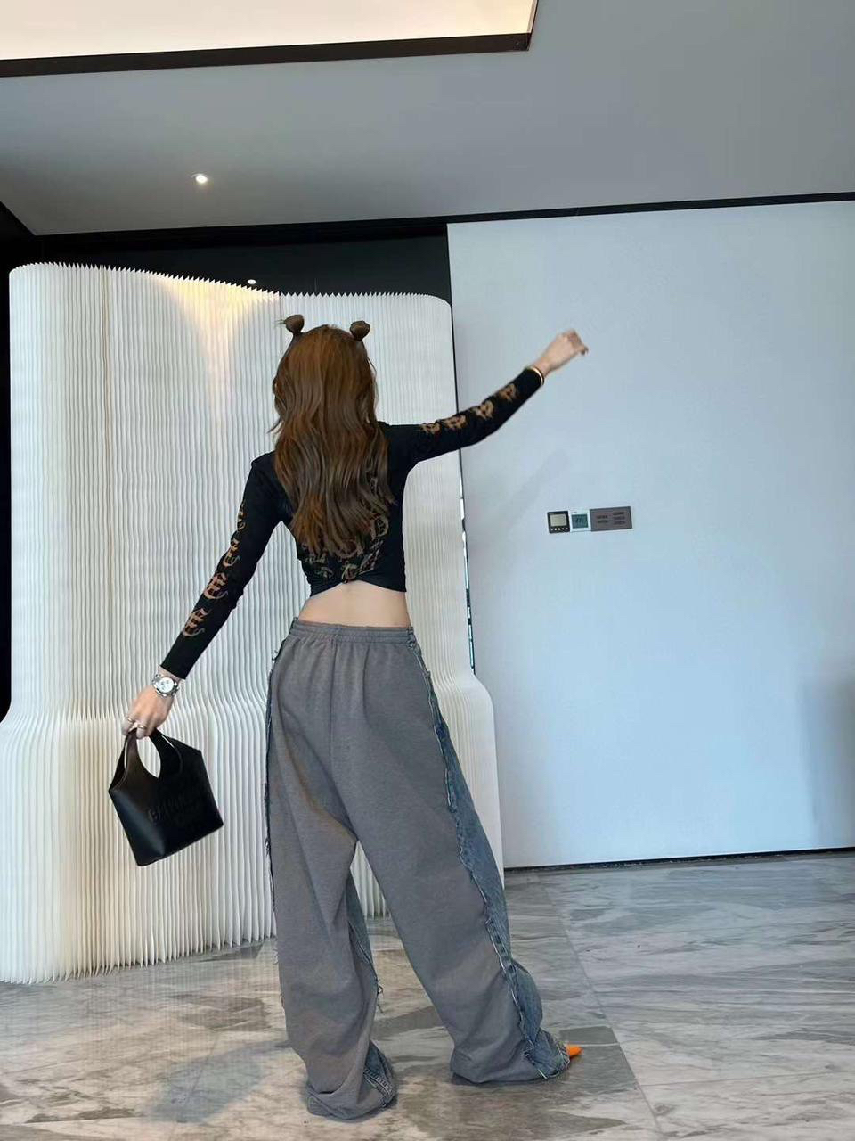 ДЖИНСЫ BALENCIAGA детальное фото