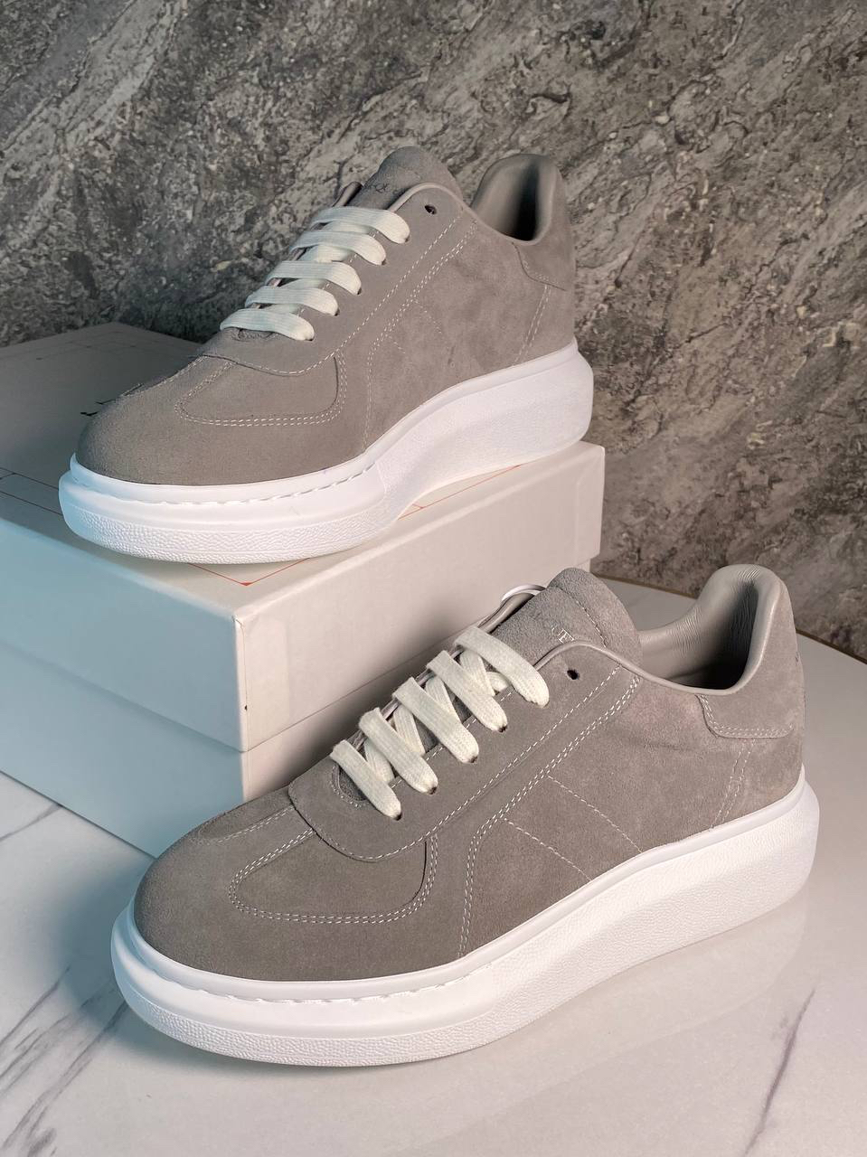 КРОССОВКИ ALEXANDER MCQUEEN в интернет магазине Люкс Мск КРОССОВКИ ALEXANDER MCQUEEN детальное фото