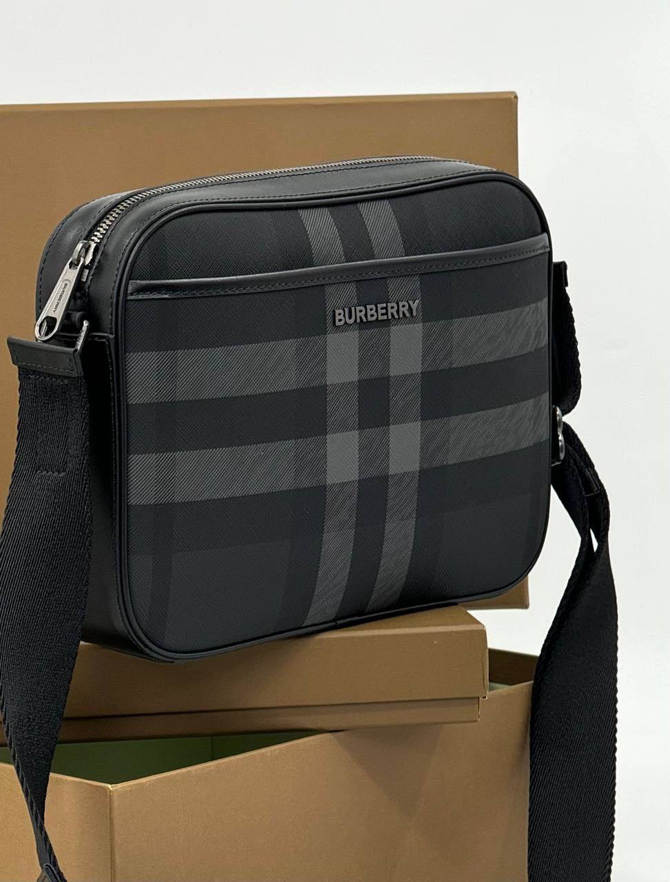 МУЖСКАЯ СУМКА МЕССЕНДЖЕР BURBERRY детальное фото
