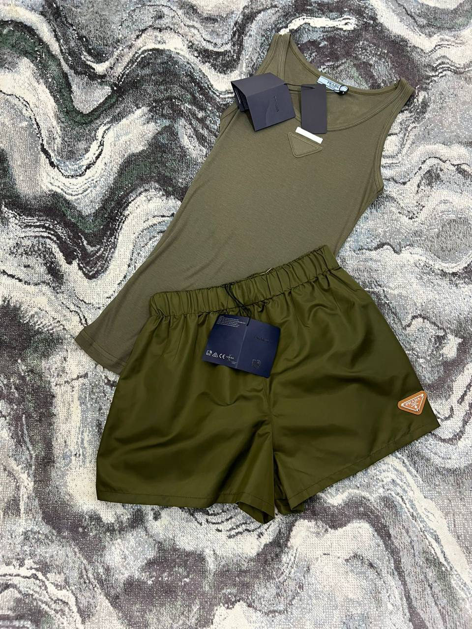 ШОРТЫ PRADA детальное фото