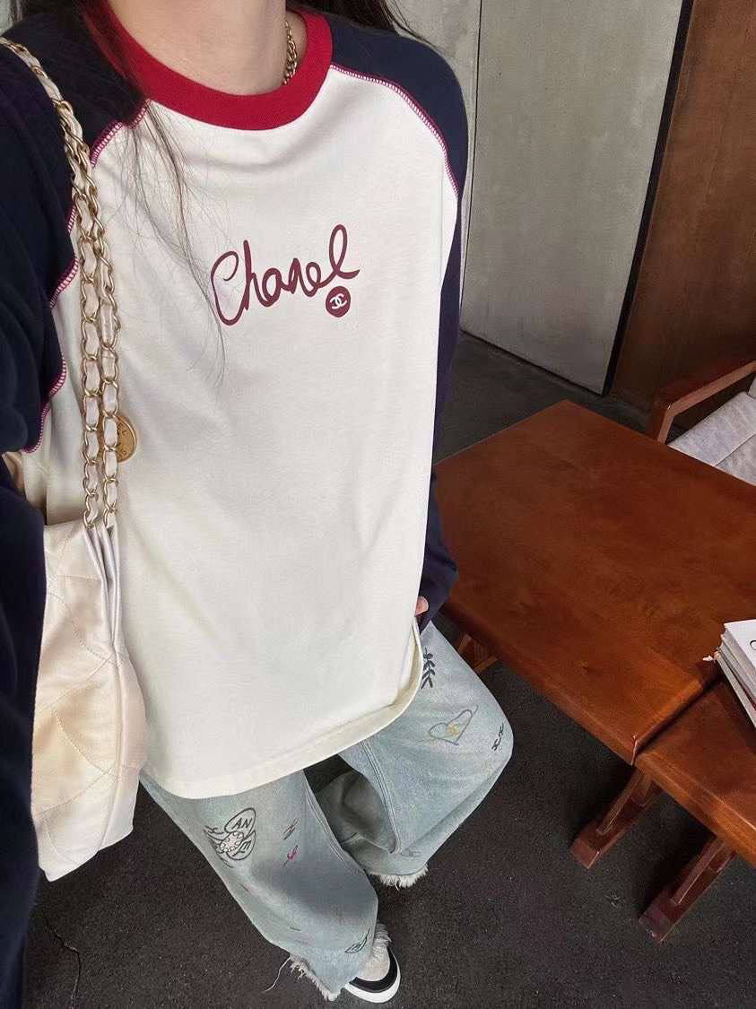 ТОЛСТОВКА CHANEL детальное фото