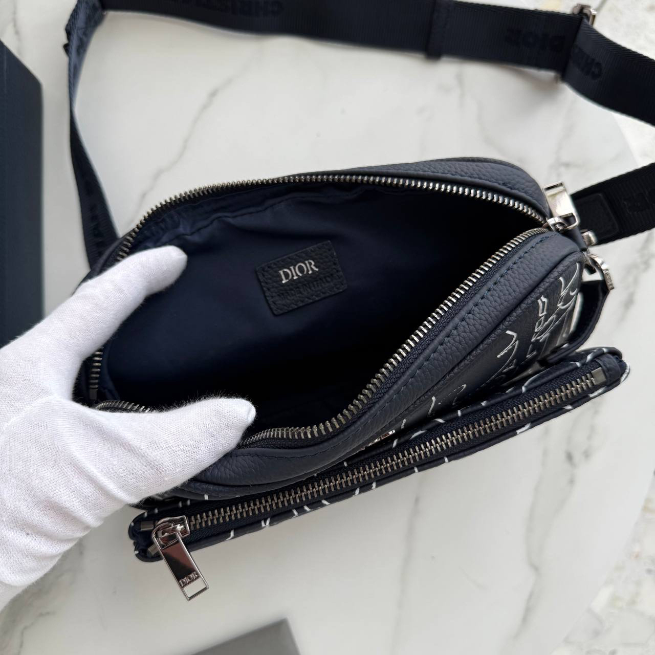 МУЖСКАЯ СУМКА МЕССЕНДЖЕР CHRISTIAN DIOR детальное фото