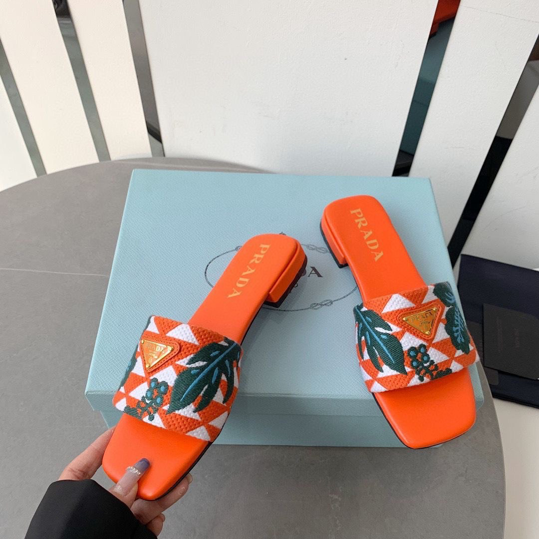 ШЛЕПКИ PRADA детальное фото