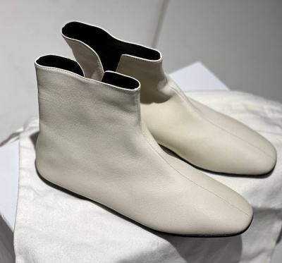 БОТИЛЬОНЫ THE ROW фото