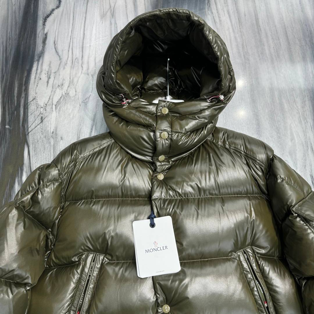 МУЖСКОЙ ПУХОВИК MONCLER детальное фото