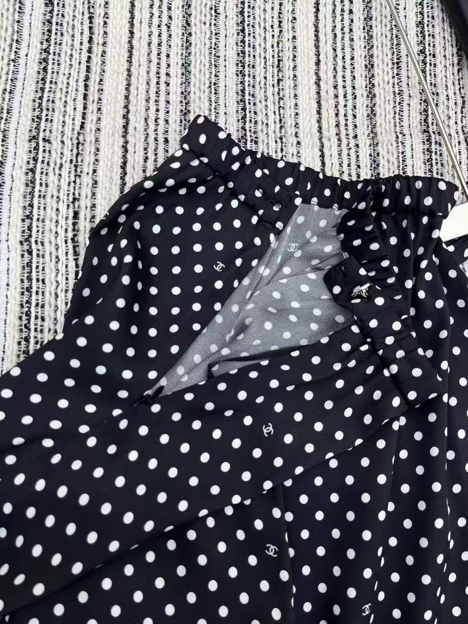 КОСТЮМ CHANEL детальное фото