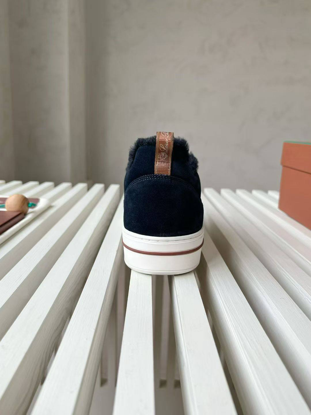 МУЖСКИЕ КЕДЫ LORO PIANA детальное фото