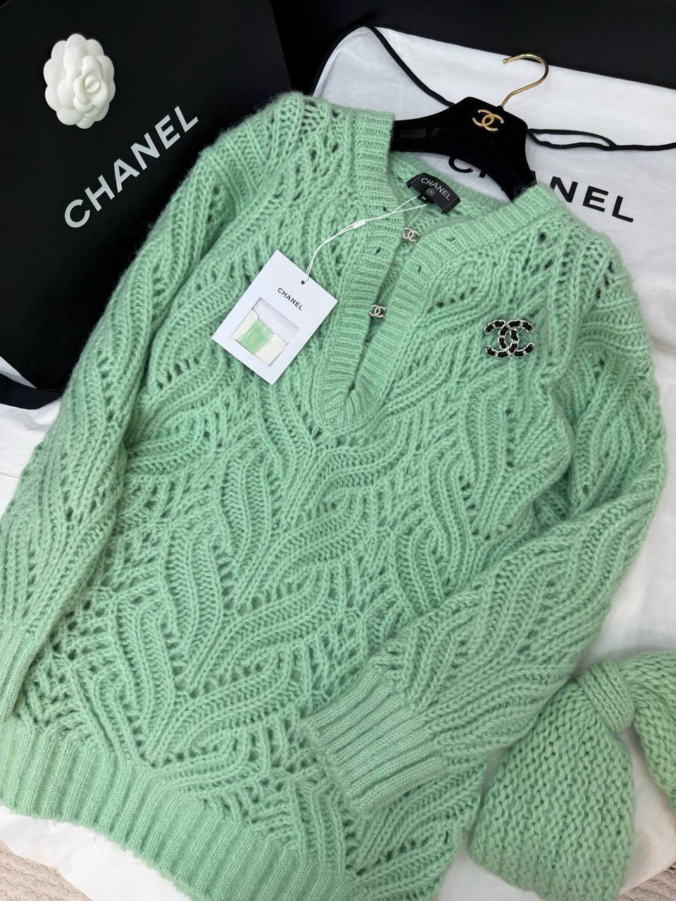 СВИТЕР CHANEL детальное фото