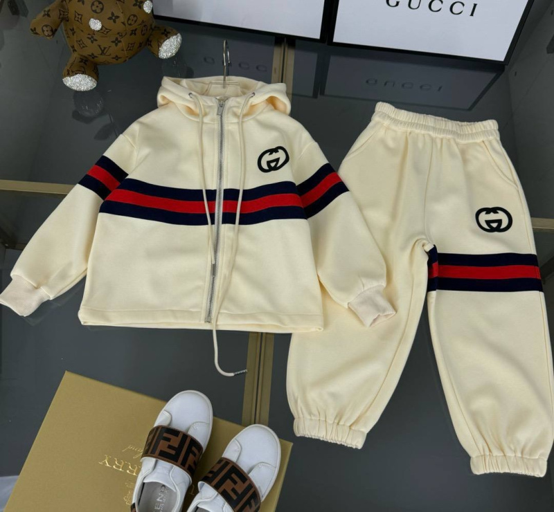 ДЕТСКИЙ КОСТЮМ GUCCI в интернет магазине Люкс Мск ДЕТСКИЙ КОСТЮМ GUCCI фото