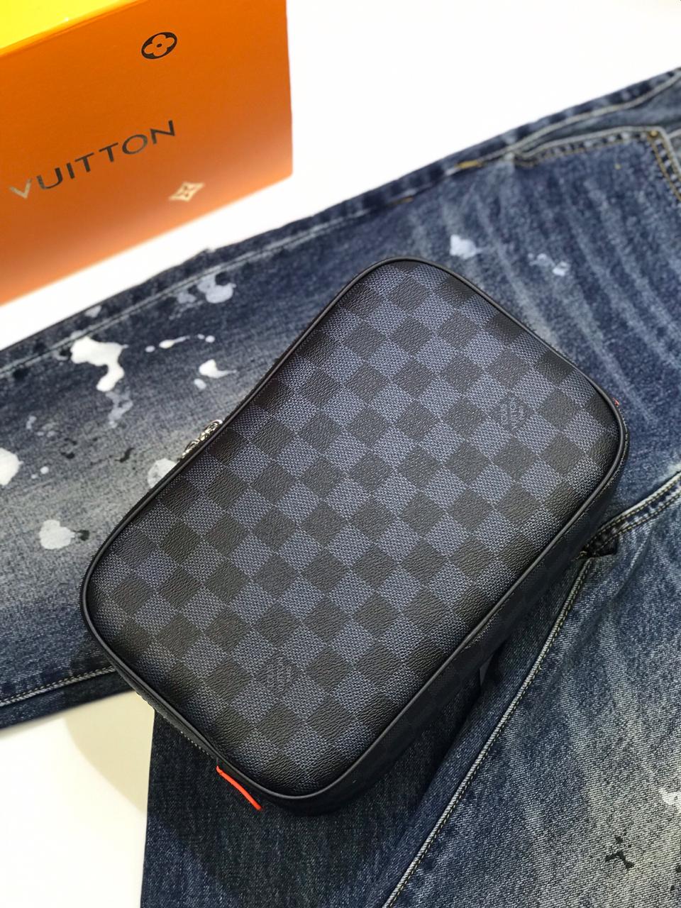 МУЖСКОЙ КЛАТЧ LOUIS VUITTON детальное фото