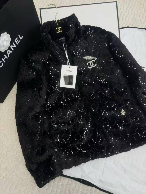 ПУХОВИК CHANEL фото