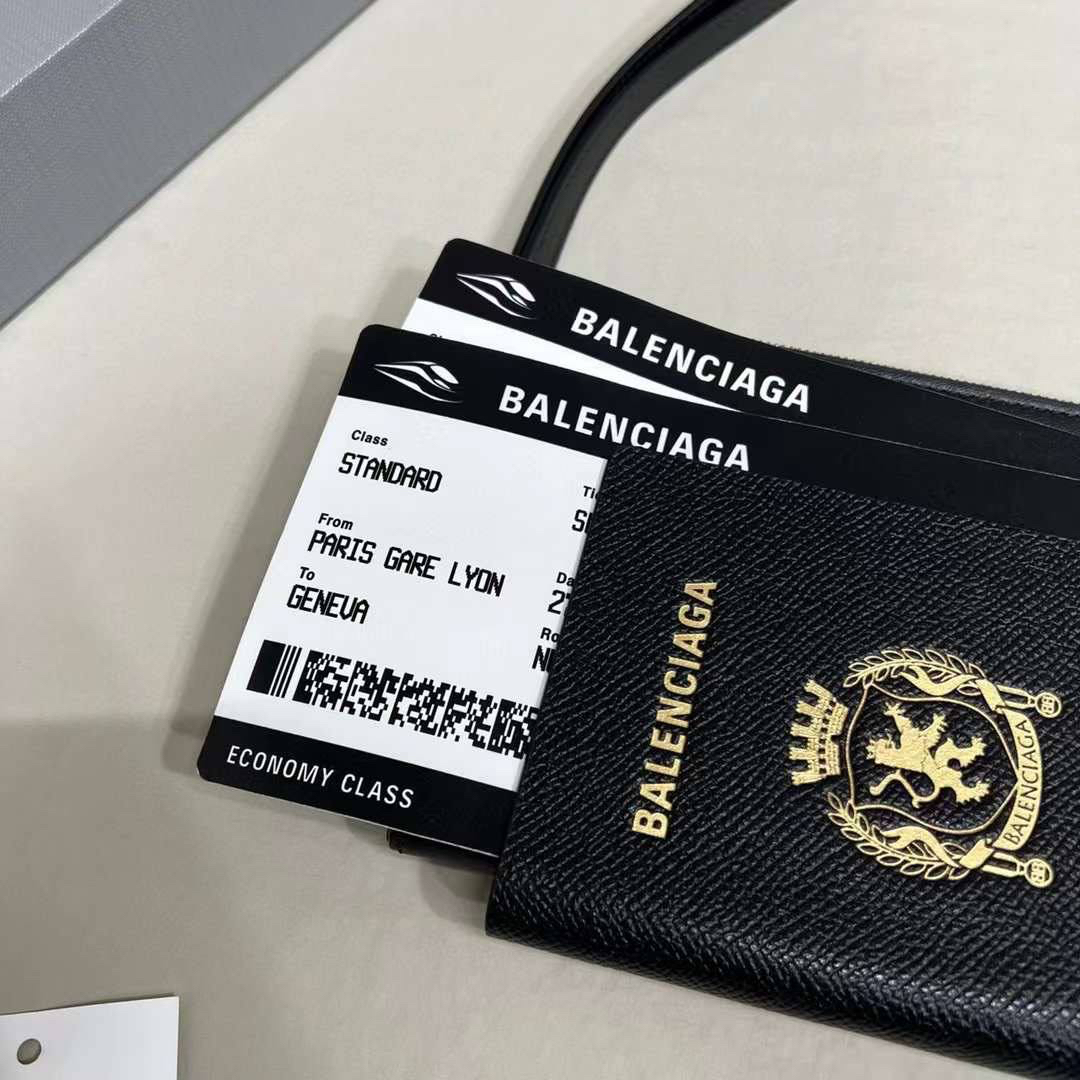 СУМКА BALENCIAGA PASSPORT PHONE HOLDER BLACK детальное фото