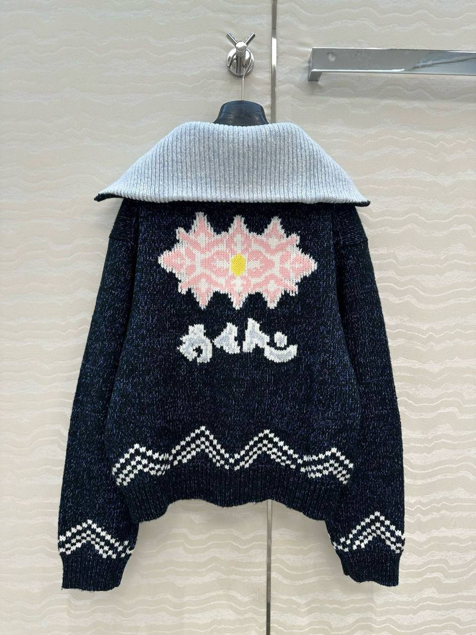 КАРДИГАН LOUIS VUITTON детальное фото