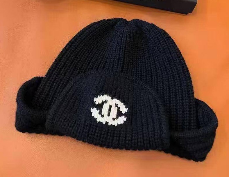 ШАПКА CHANEL фото