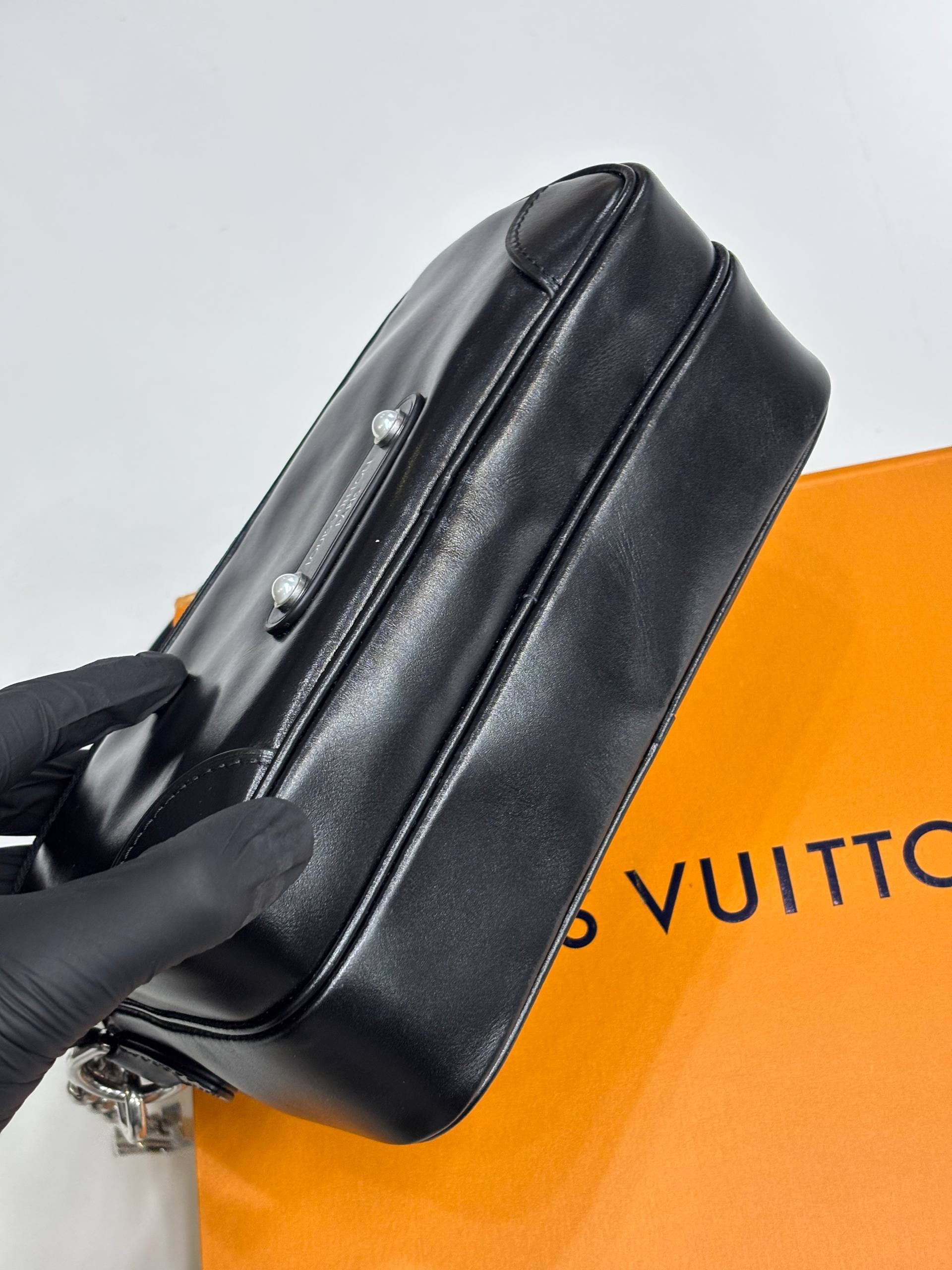 МУЖСКАЯ СУМКА МЕССЕНДЖЕР LOUIS VUITTON детальное фото