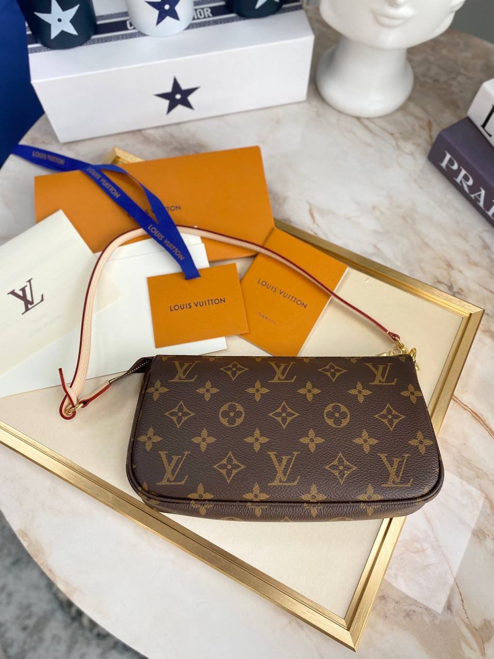СУМКА LOUIS VUITTON детальное фото