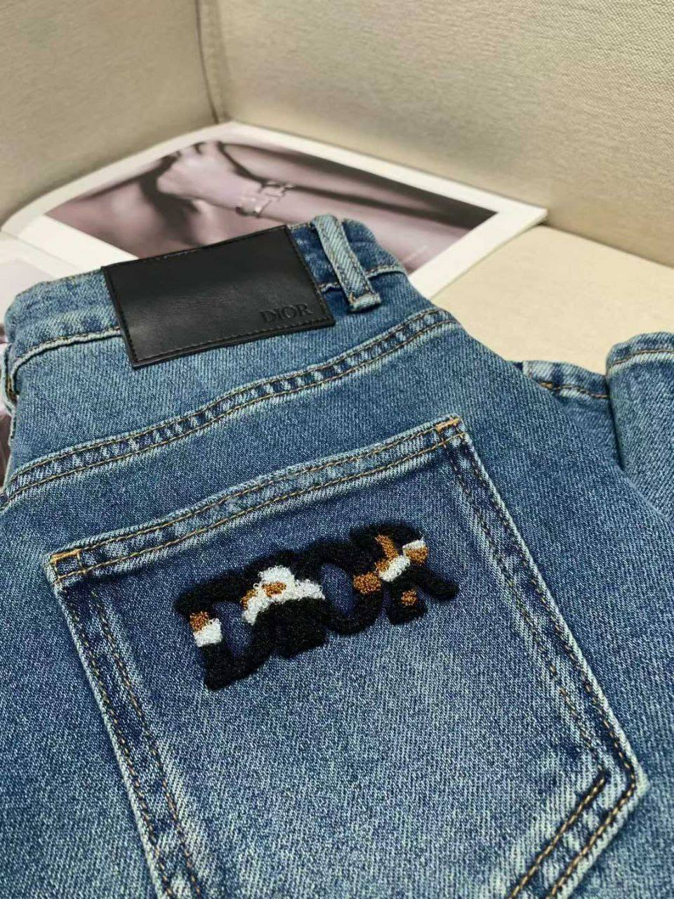 ДЖИНСЫ CHRISTIAN DIOR детальное фото