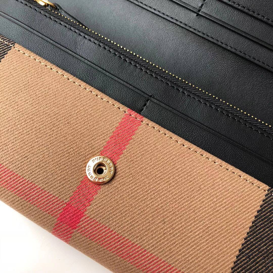 КОШЕЛЕК BURBERRY детальное фото