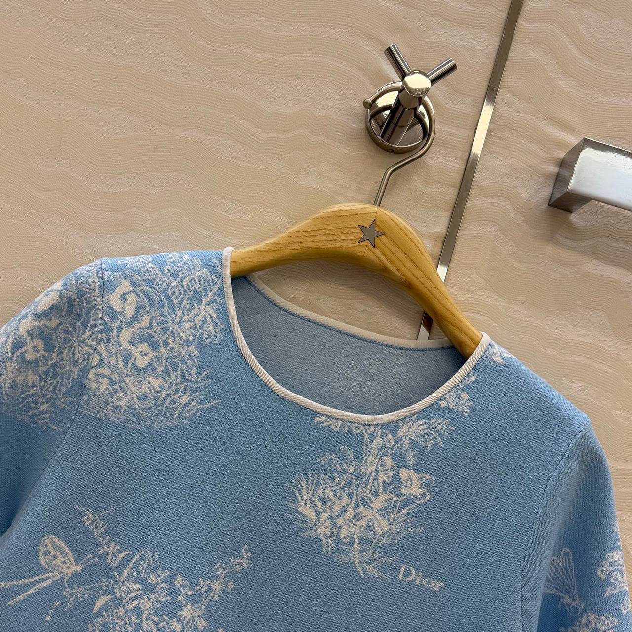 ФУТБОЛКА CHRISTIAN DIOR детальное фото