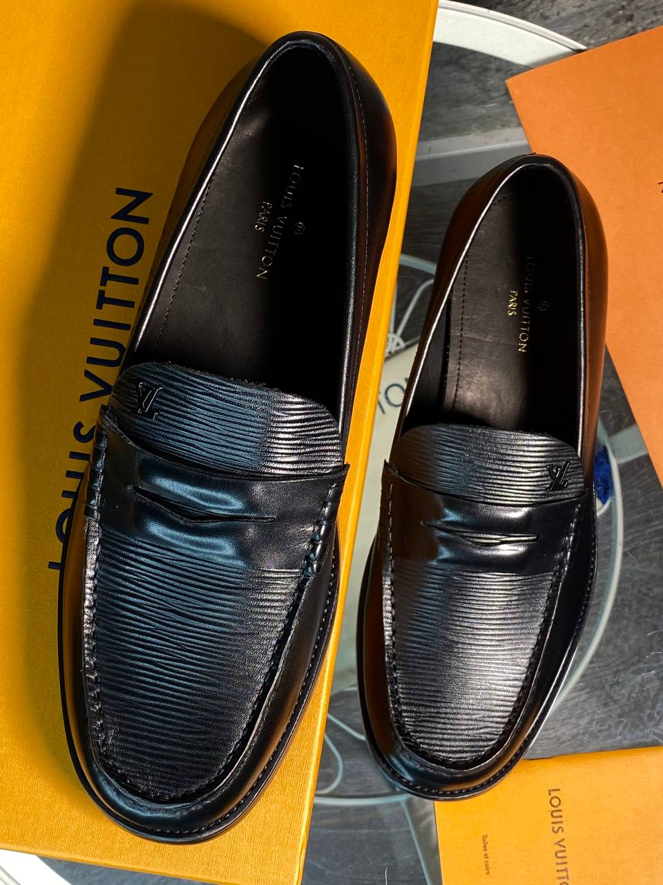 МУЖСКИЕ ЛОФЕРЫ LOUIS VUITTON детальное фото