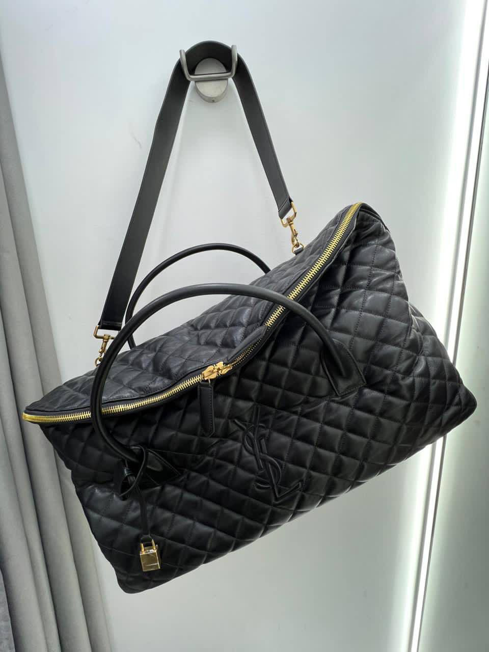 СУМКА SAINT LAURENT детальное фото