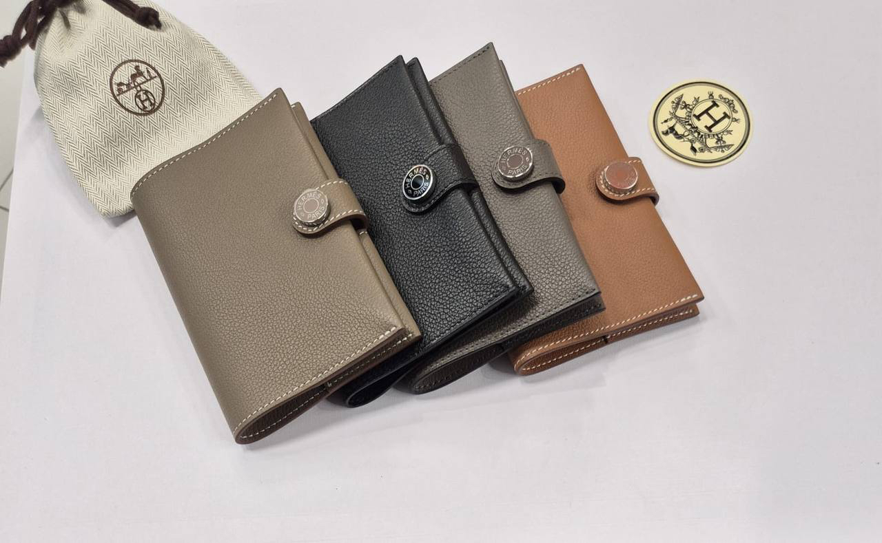 ОБЛОЖКА НА ПАСПОРТ HERMES детальное фото