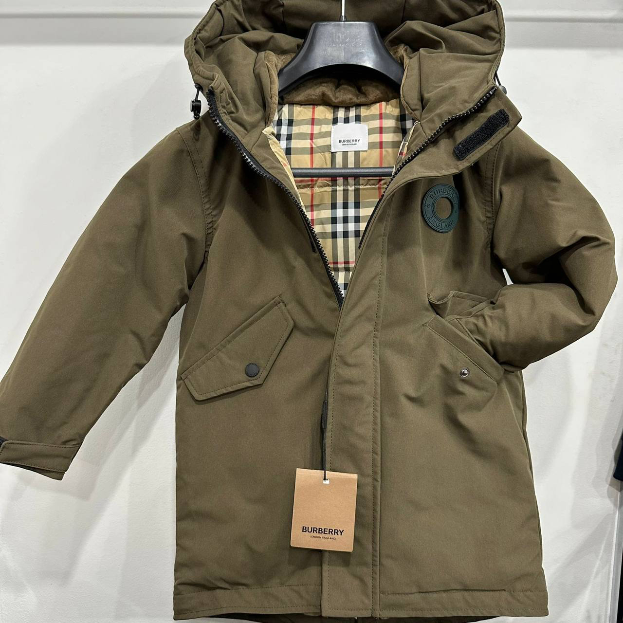 ДЕТСКАЯ КУРТКА BURBERRY детальное фото