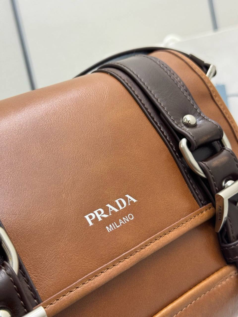 МУЖСКАЯ СУМКА МЕССЕНДЖЕР PRADA детальное фото