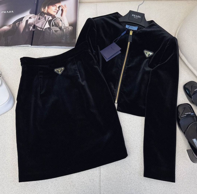 КОСТЮМ PRADA фото