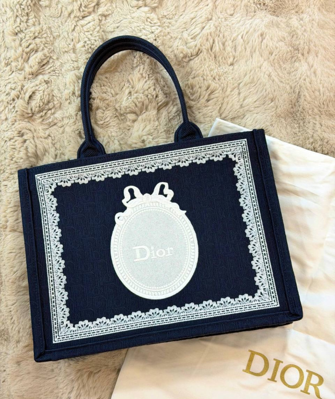 СУМКА CHRISTIAN DIOR BOOK фото