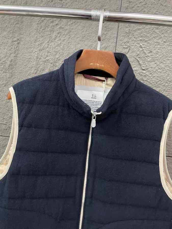 МУЖСКОЙ ЖИЛЕТ BRUNELLO CUCINELLI детальное фото