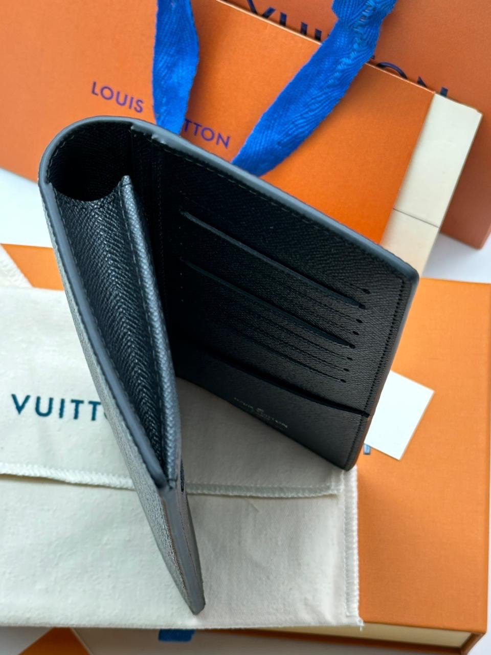 МУЖСКОЙ ПОРТМОНЕ LOUIS VUITTON детальное фото