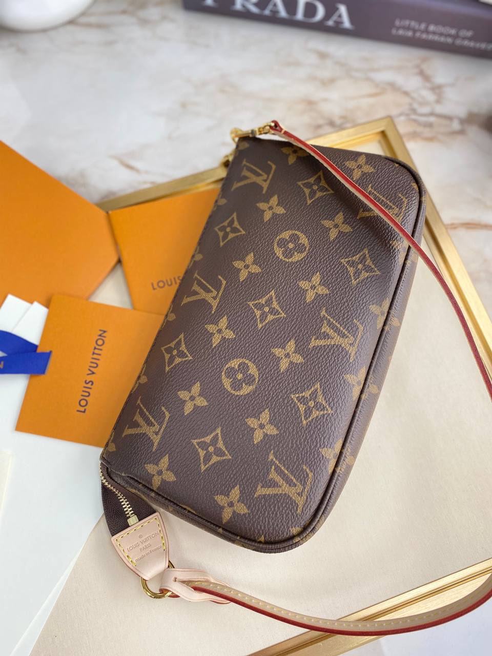 СУМКА LOUIS VUITTON детальное фото