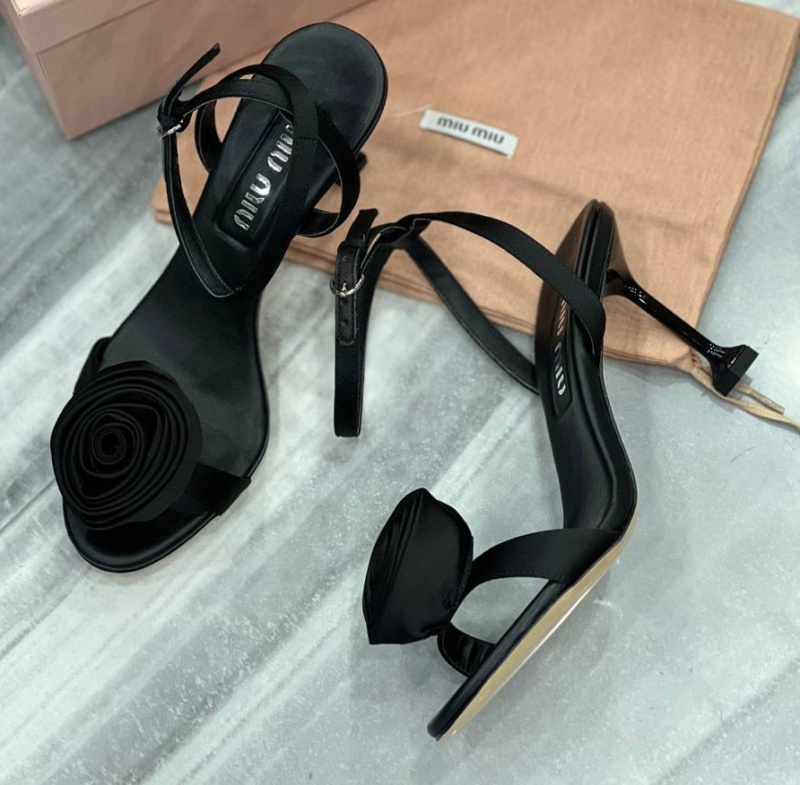 БОСОНОЖКИ MIU MIU фото