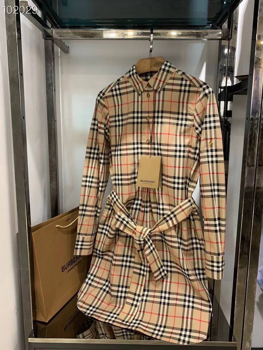 ПЛАТЬЕ BURBERRY детальное фото