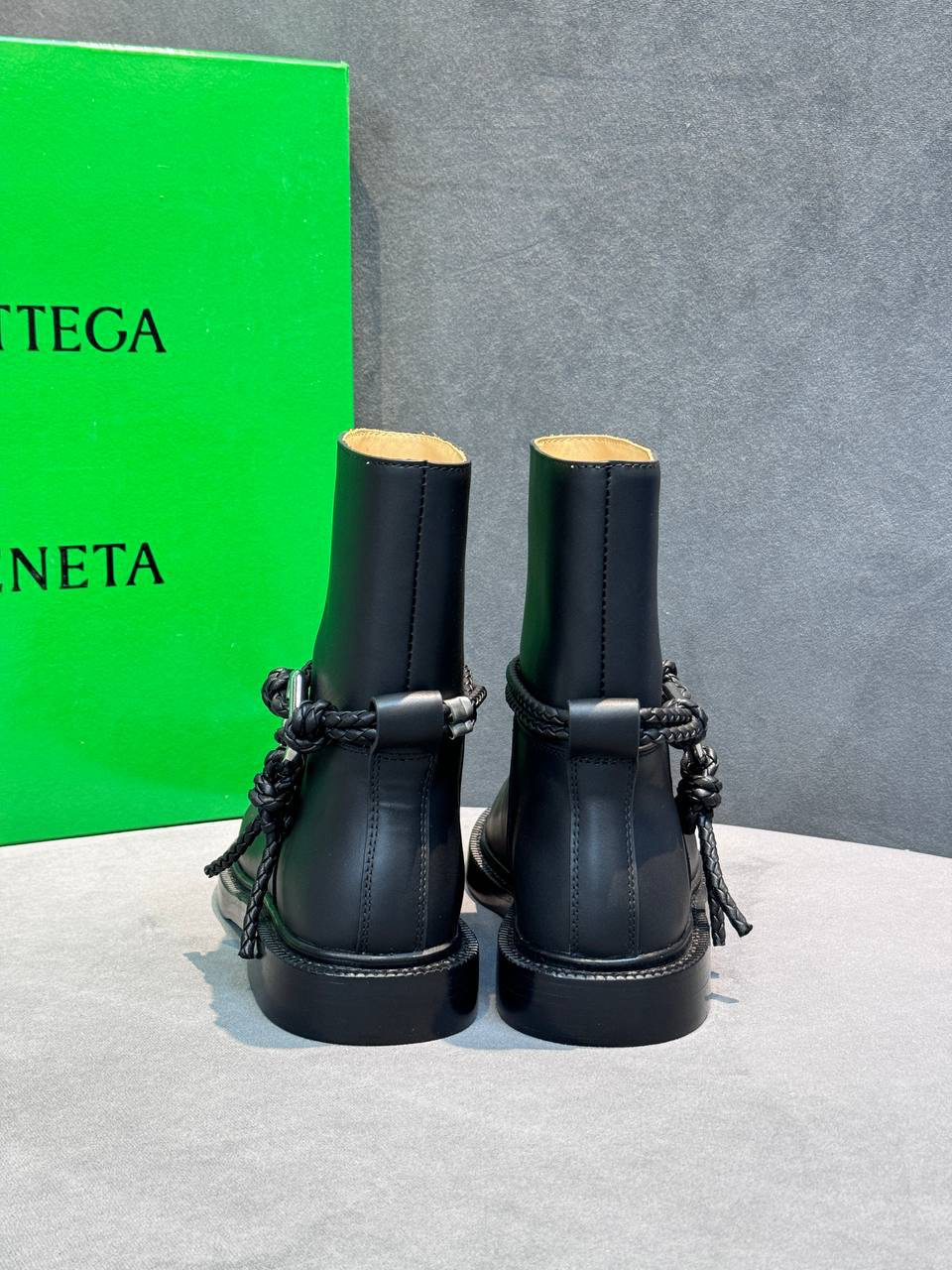 САПОГИ BOTTEGA VENETA детальное фото