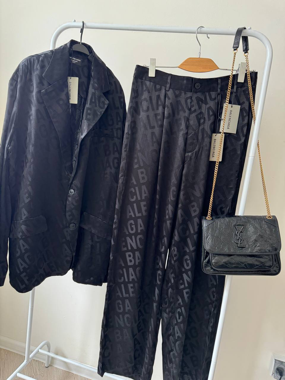 КОСТЮМ BALENCIAGA детальное фото