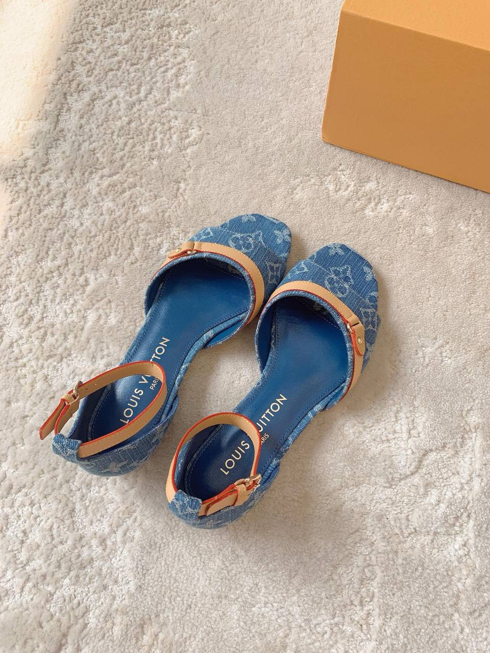 БОСОНОЖКИ LOUIS VUITTON детальное фото