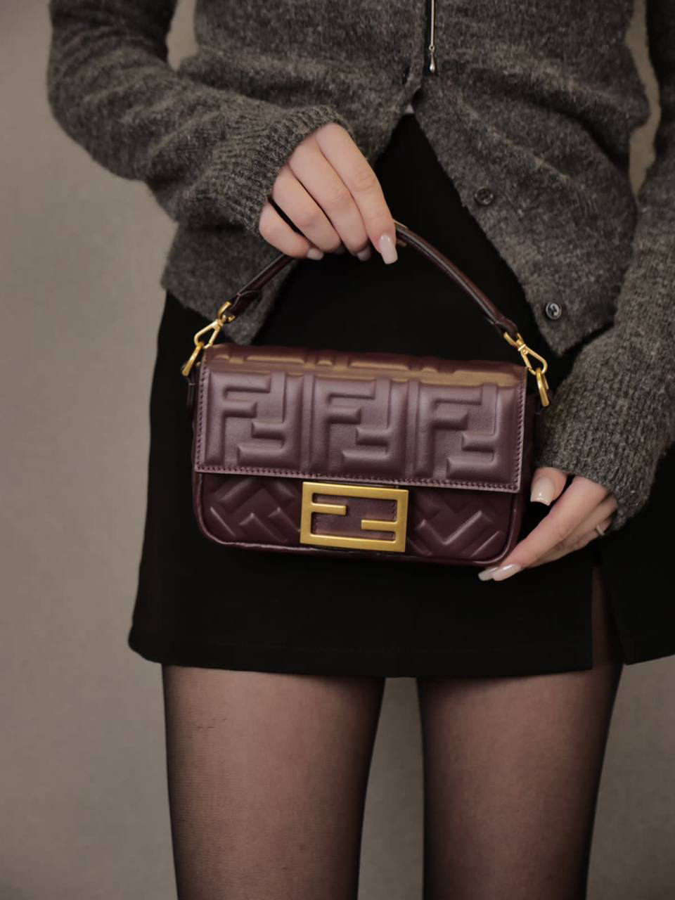СУМКА FENDI BAGUETTE детальное фото