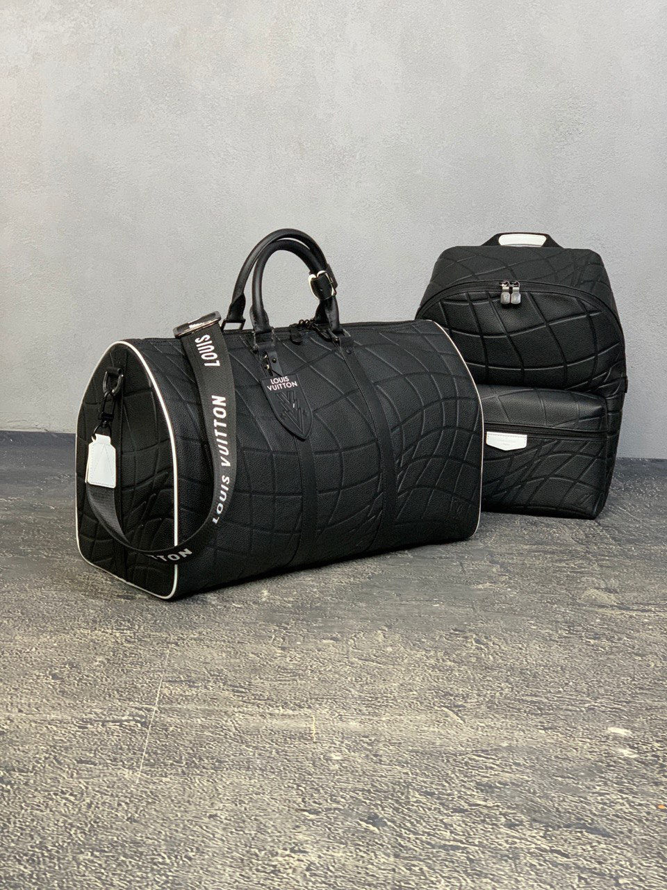 ДОРОЖНАЯ СУМКА LOUIS VUITTON детальное фото